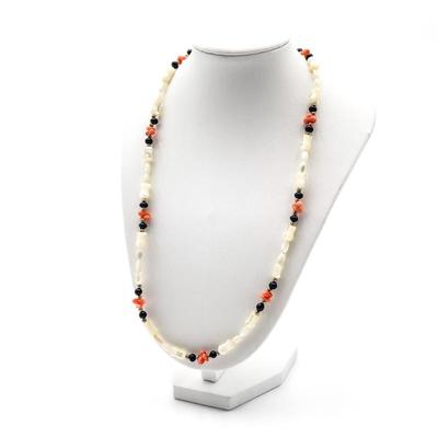 Sale Photo Thumbnail #231: Vintage Beaded Necklace w/ Screw Clasp 9"