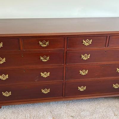BIGGS 10 Drawer Dresser