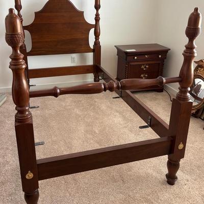 Suter’s Acorn Four Post Twin Bedframe