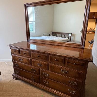 Ethan Allen Classic Manor Triple Dresser W/Mirror