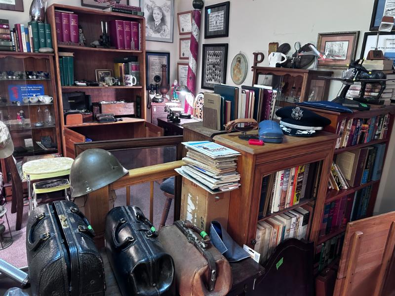 Sale Photo Thumbnail #169