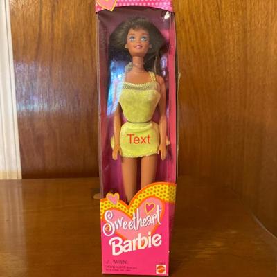 Sweet Heart Brunette Barbie Mattel