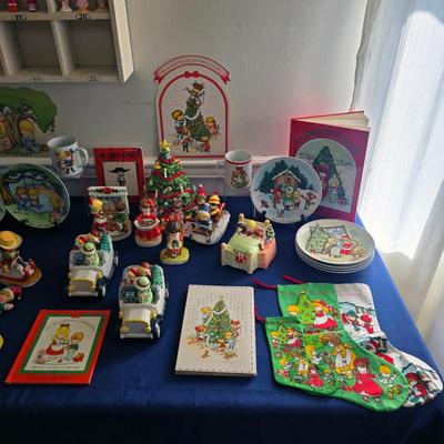 Sale Photo Thumbnail #101: Joan Walsh Anglund collectibles