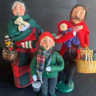 Kg120 byers choice carolers with baskets