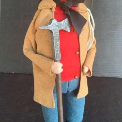 Kg132 byers choice carolers firefighter