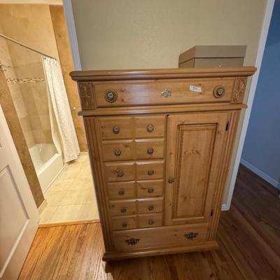 Sale Photo Thumbnail #333