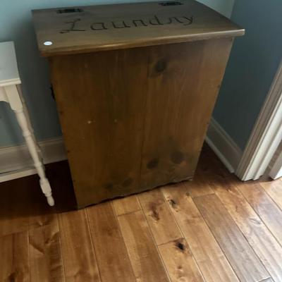 Sale Photo Thumbnail #92: Laundry bin