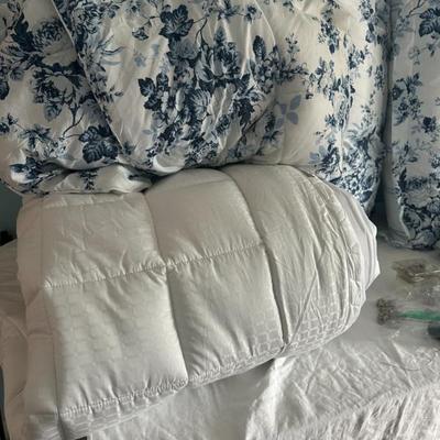 Sale Photo Thumbnail #149: King szie linens
