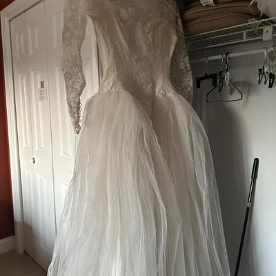 Sale Photo Thumbnail #23: Vintage wedding dress