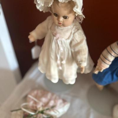 Sale Photo Thumbnail #43: Madame Alexander doll