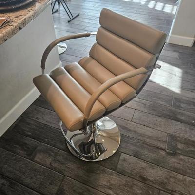 Sale Photo Thumbnail #65: Set of 3 Zuri barstools