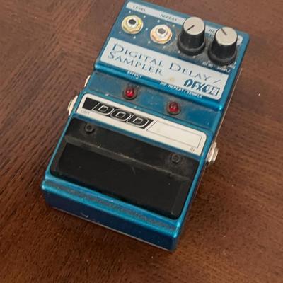 DOD DFX94 Digital Delay/Sampler guitar peda