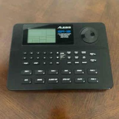 Alesis sr 16 drum machine