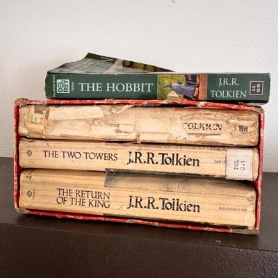 Vintage jrr tolkien lord of the rings set