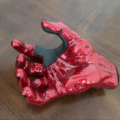 Guitargrip guitar hanger hand shaped wall mount