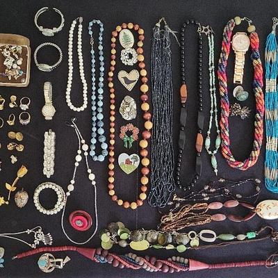 Costume Jewelry (BR2)