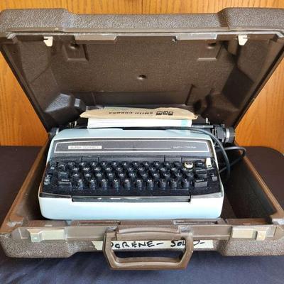 Vintage Smith-Corona Typewriter (BR1)