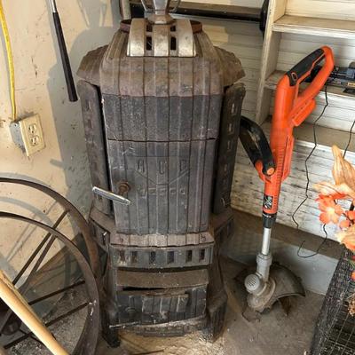 Sale Photo Thumbnail #7: Antique wood burning stove 