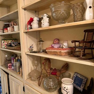 Sale Photo Thumbnail #22: Collectibles