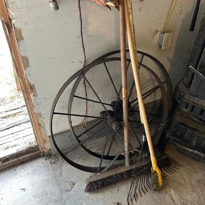 Sale Photo Thumbnail #8: Wagon wheels 