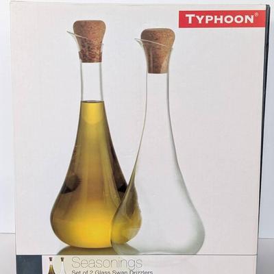 New In Box Typhoon Glass Swan Drizzlers for Vinegar and Oil