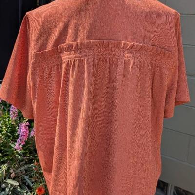 Athleta Short Sleeve Button Up Shirt with Ruffled Back Detail Size LG