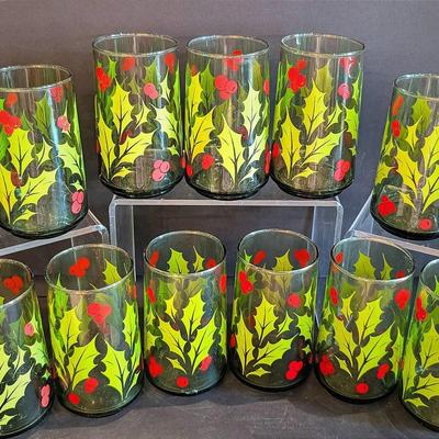 Vintage Anchor Hocking Green Holly And Berries Christmas Holiday Glasses