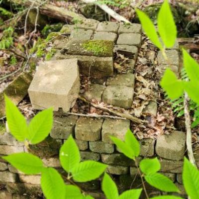 Sale Photo Thumbnail #35: paving stones