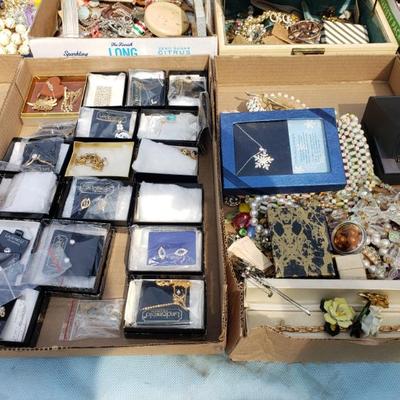 Sale Photo Thumbnail #200