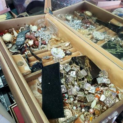 Sale Photo Thumbnail #65