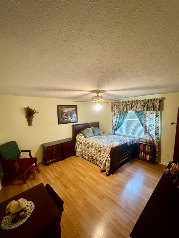 Sale Photo Thumbnail #34