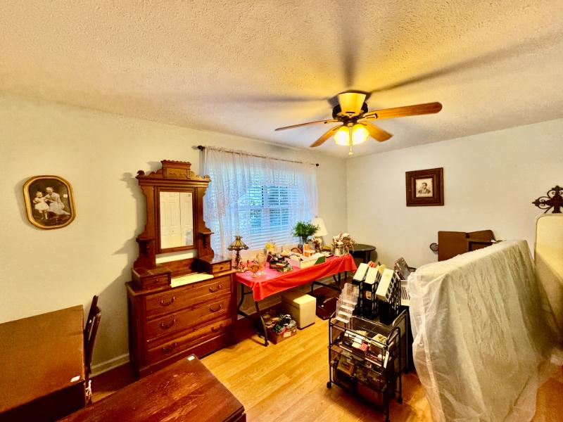 Sale Photo Thumbnail #39