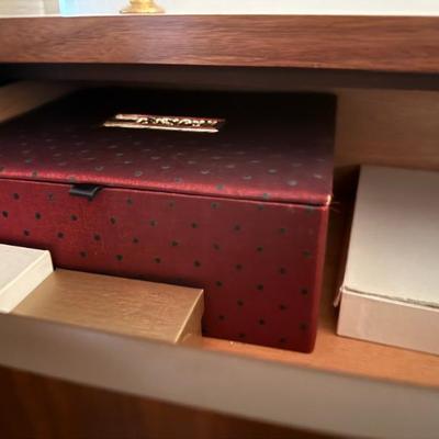 Sale Photo Thumbnail #181