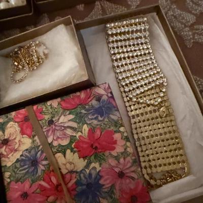 Sale Photo Thumbnail #179