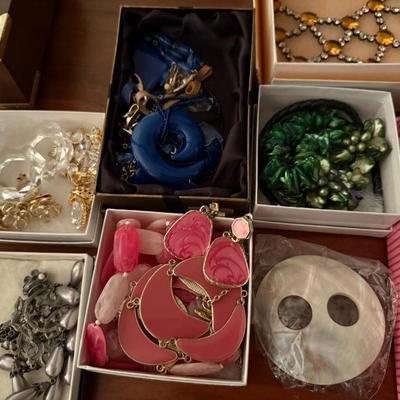 Sale Photo Thumbnail #140