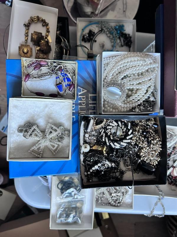 Sale Photo Thumbnail #2