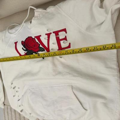 23 inches across size Large