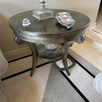 2 side tables 