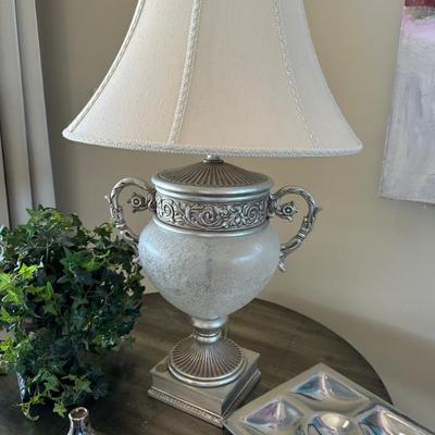 2 Trophy lamps