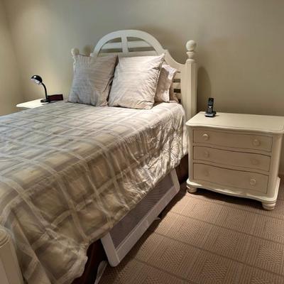 Lexington bed queen size
