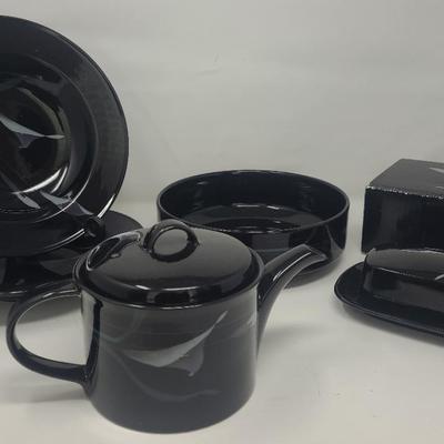 Mikasa Dishware 