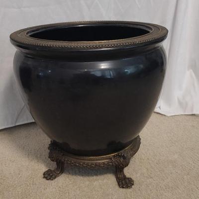 Black Laquer Ceramic Pot