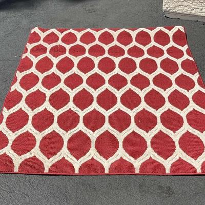 5x7 Red And White Rug