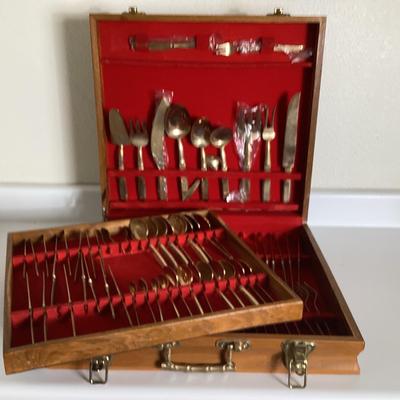 Vintage Thai Bronze Nickel V United Tableware W/ Wooden Case And Polish