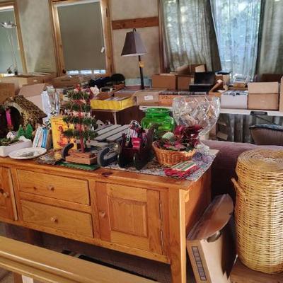 pine console and christmas