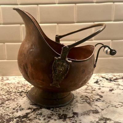 Copper Scuttle/Coal Bucket | Vintage copper scuttle/coal bucket with decorative lion's head element on overhead handle and a blue...