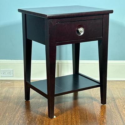 Durham Furniture End Table | Durham Furniture (West Durham, Ontario) "Manhattan Collection" end table in a red/black...