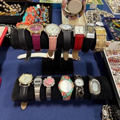 Sale Photo Thumbnail #30