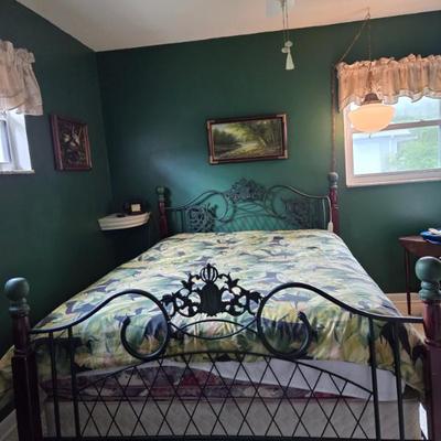 Queen size bed