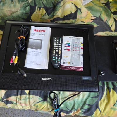 Sanyo 19inch TV with accessories